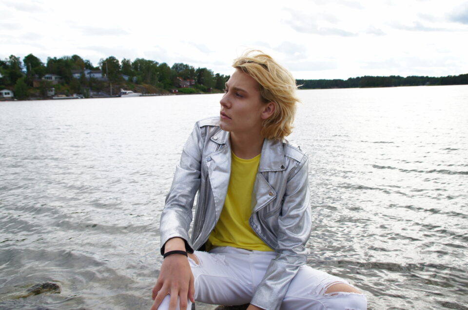 Sebastian Rydgren uppträder på Stockholm Pride stora Scenen